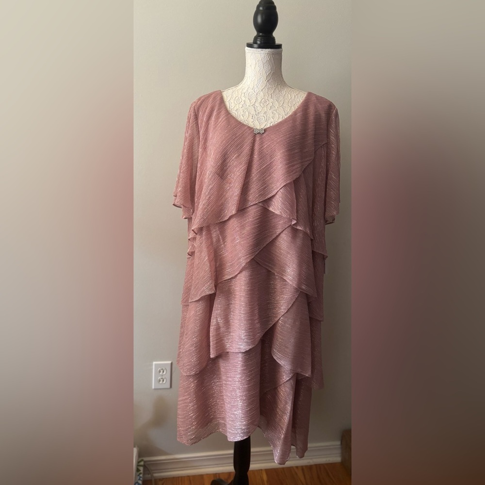 Gorgeous Asymmetrical layered shimmering Rose Pink dress. - Picture 2 of 16